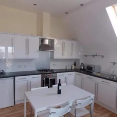 23 Underwood Court Apts 3*